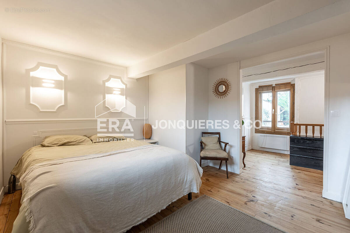 Appartement à LAVERNOSE-LACASSE