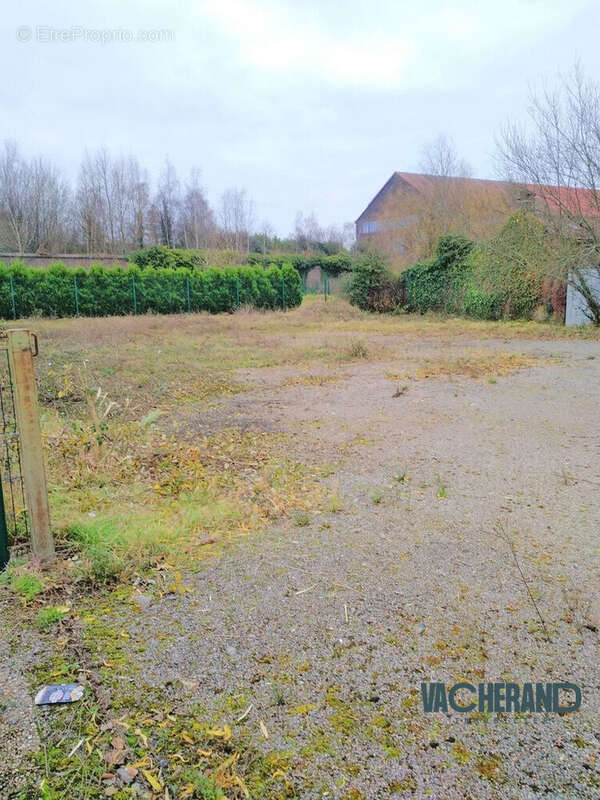 Terrain à ISBERGUES