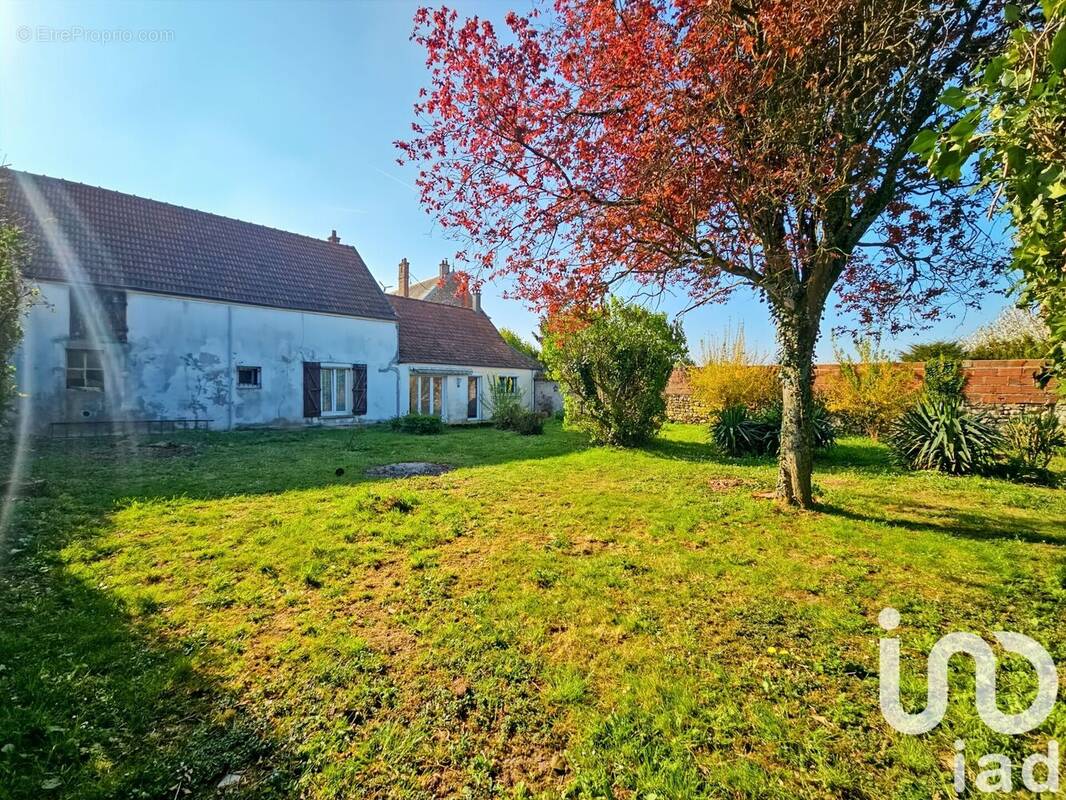 Photo 1 - Maison à BRIE-COMTE-ROBERT
