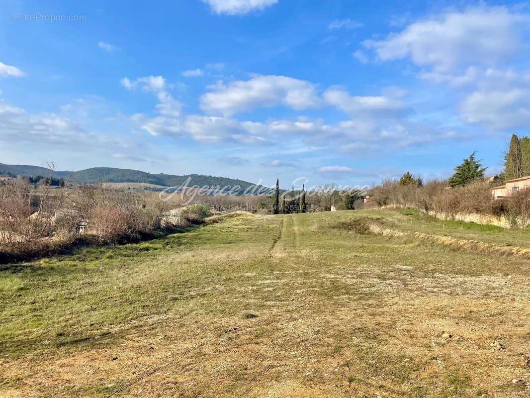 Terrain à SAINT-MAXIMIN-LA-SAINTE-BAUME