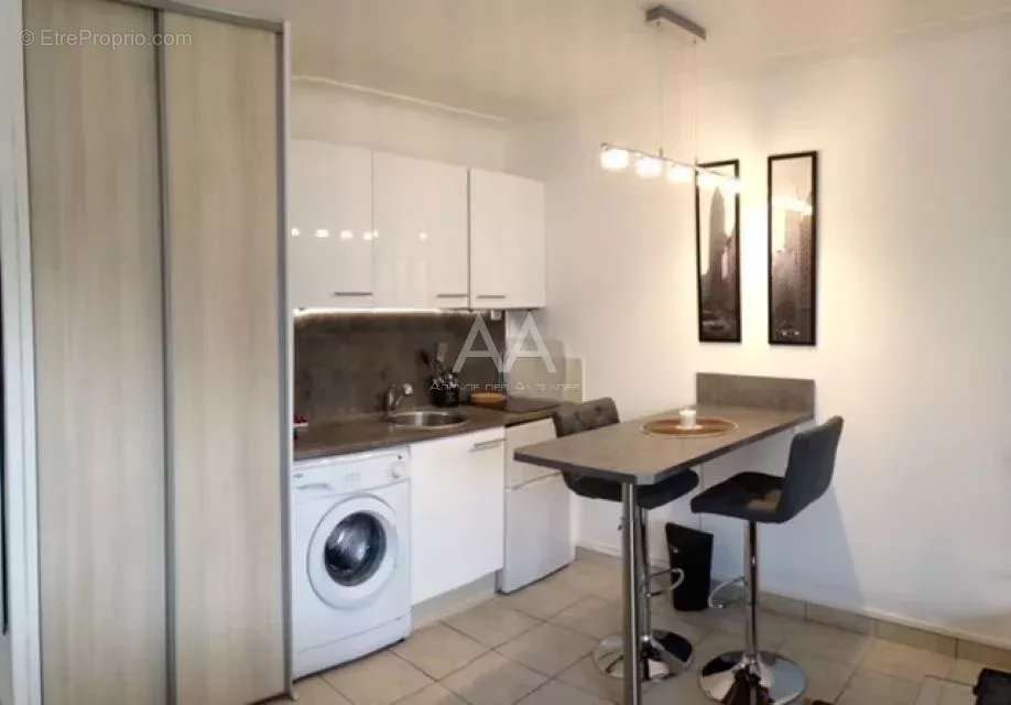 Appartement à SAINT-LAURENT-DU-VAR