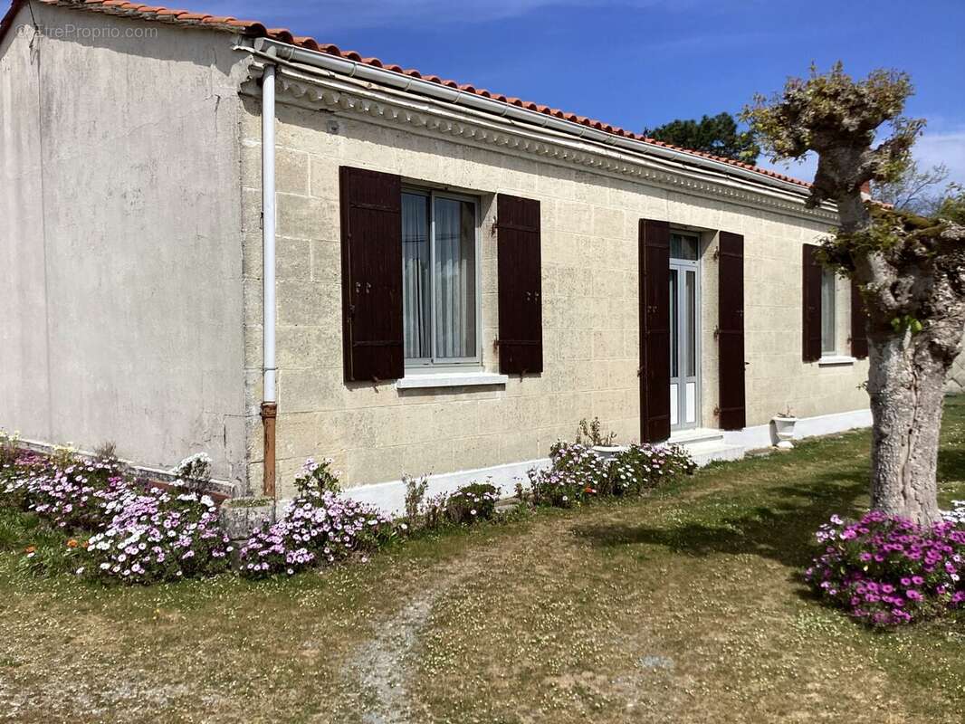 FACADE DE BIAIS - Maison à LE VERDON-SUR-MER