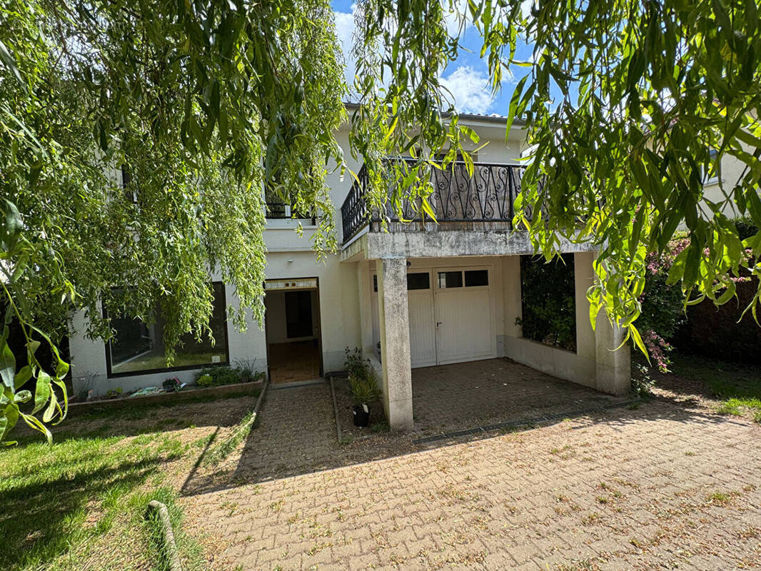 Maison à PIERRE-BUFFIERE