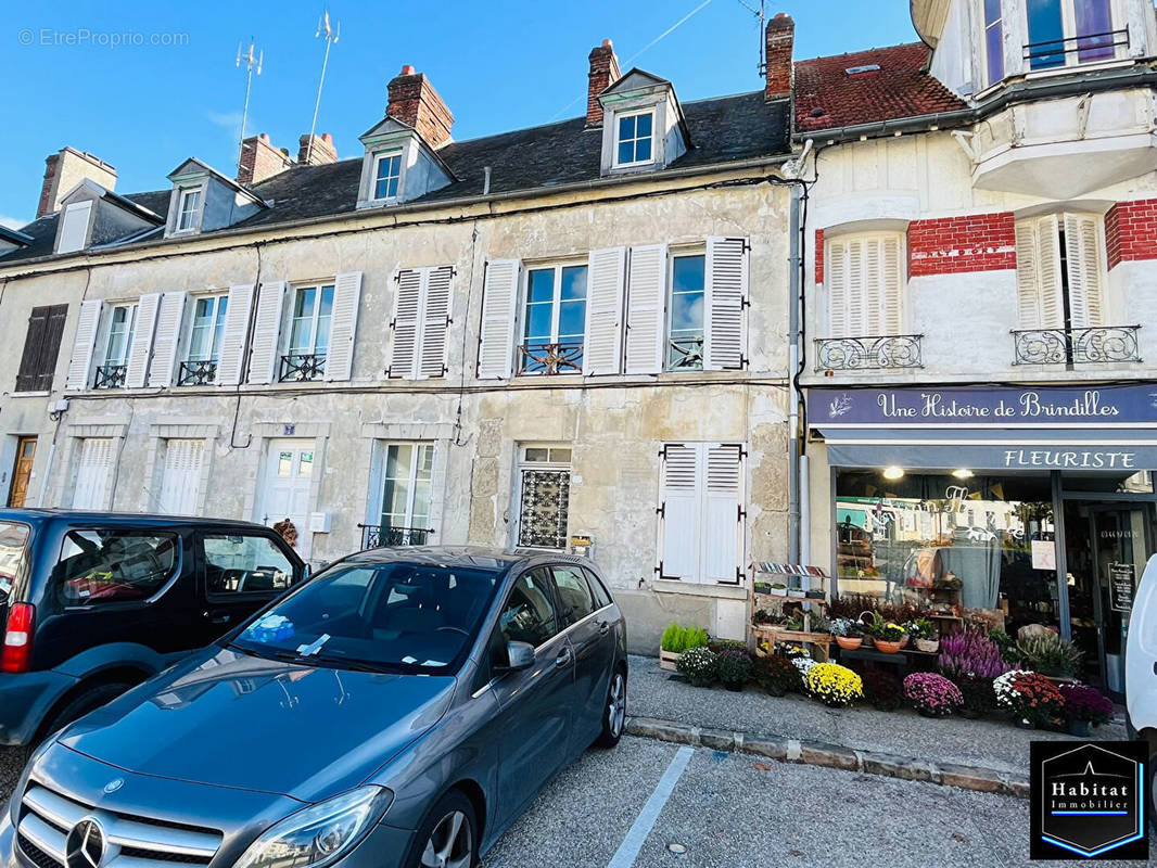 Maison à LE PLESSIS-BELLEVILLE