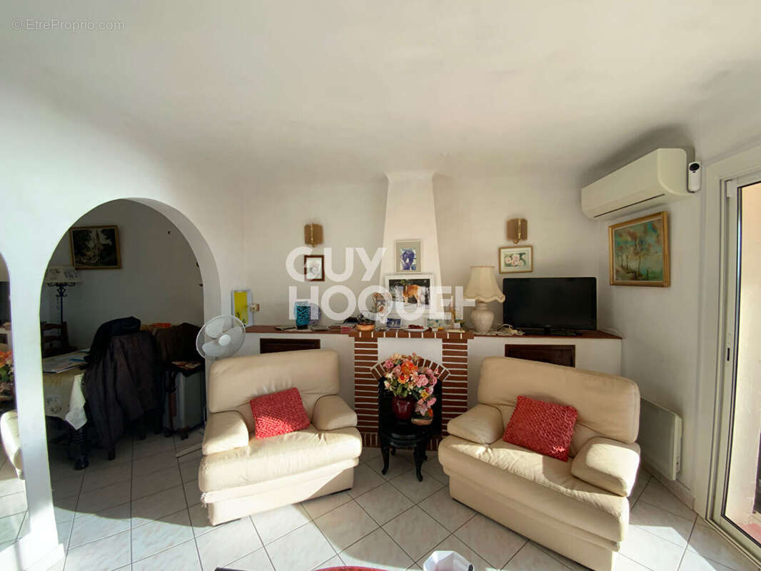 Maison à ROQUEBRUNE-SUR-ARGENS