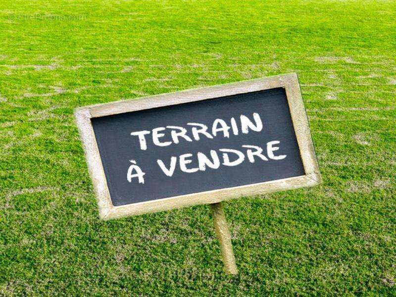Terrain à SEMOY