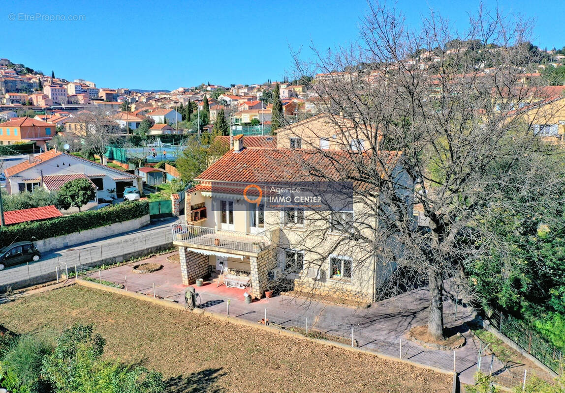 Maison à PIERREFEU-DU-VAR