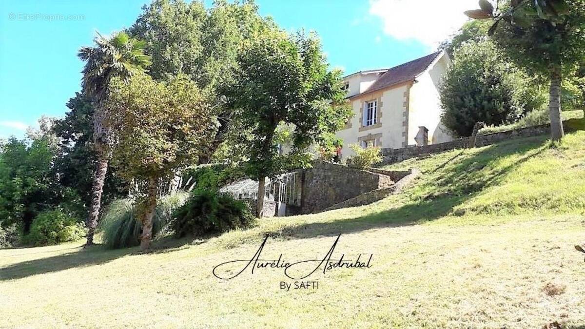Photo 1 - Maison à SAINT-CYPRIEN