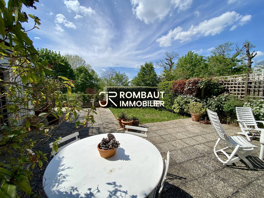 Appartement à LA CELLE-SAINT-CLOUD
