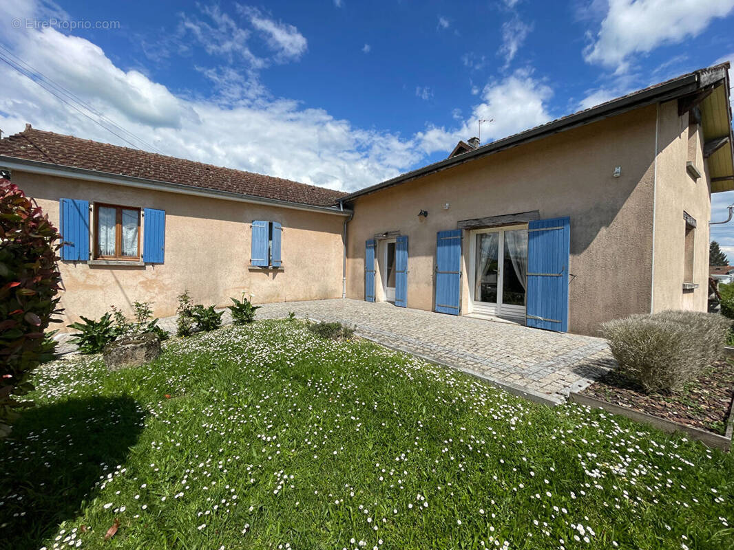 Maison à SAINT-JUNIEN
