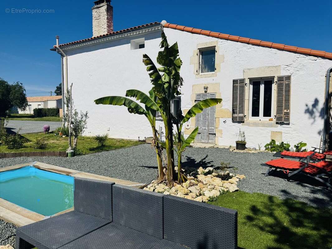 Maison à CORME-ECLUSE