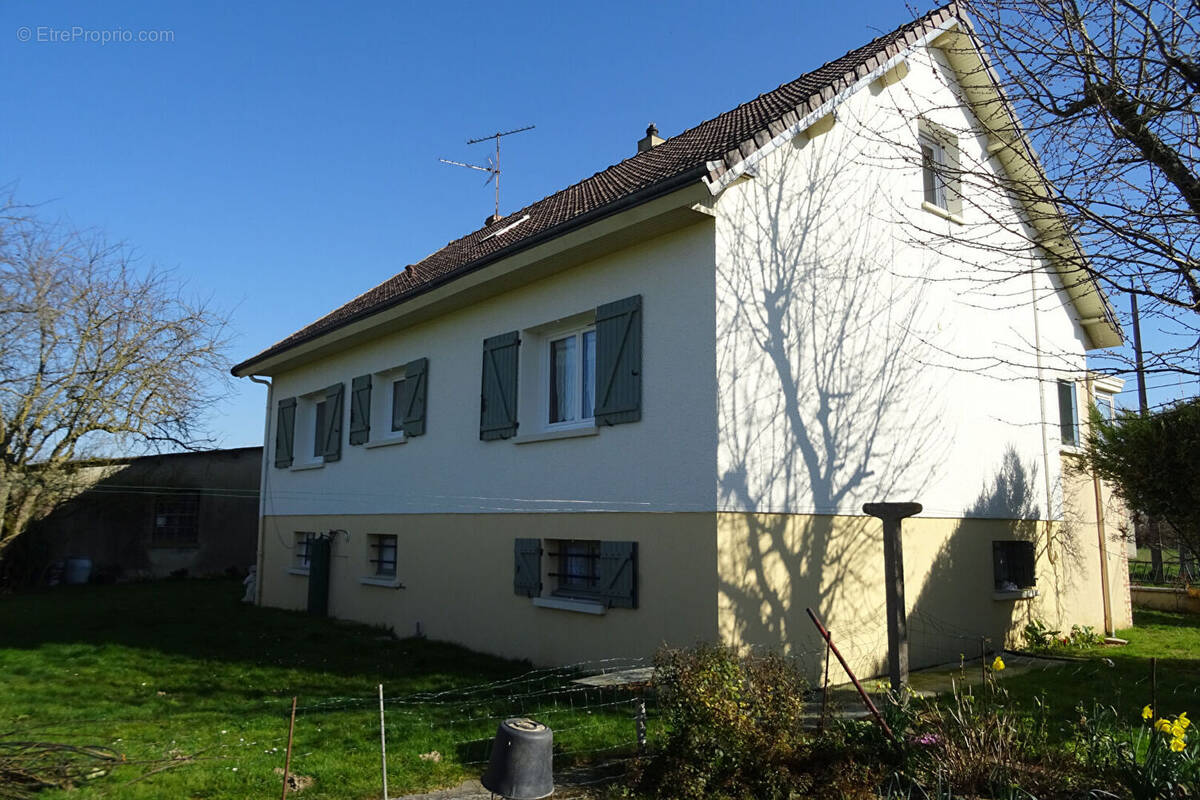 Maison à BROU