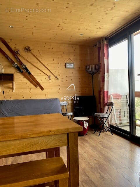 Appartement à LE CHATEL