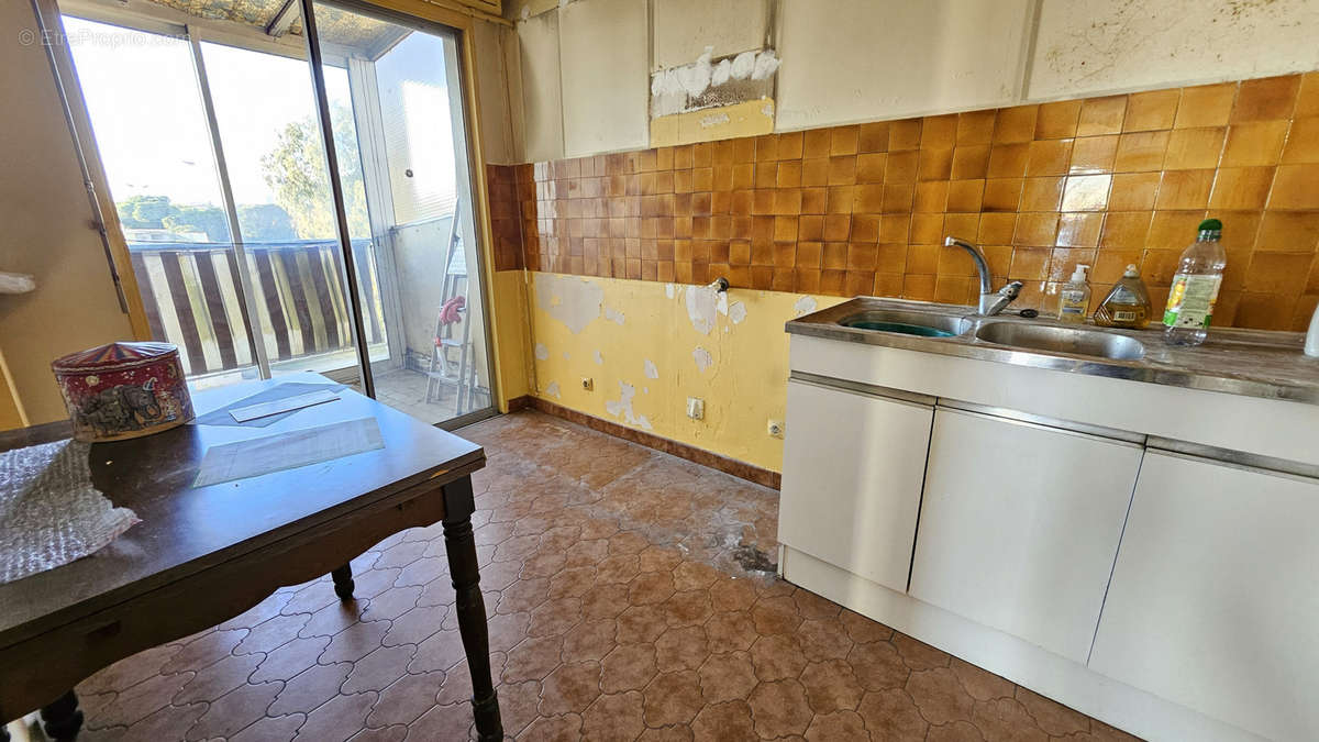 Appartement à SAINT-LAURENT-DU-VAR