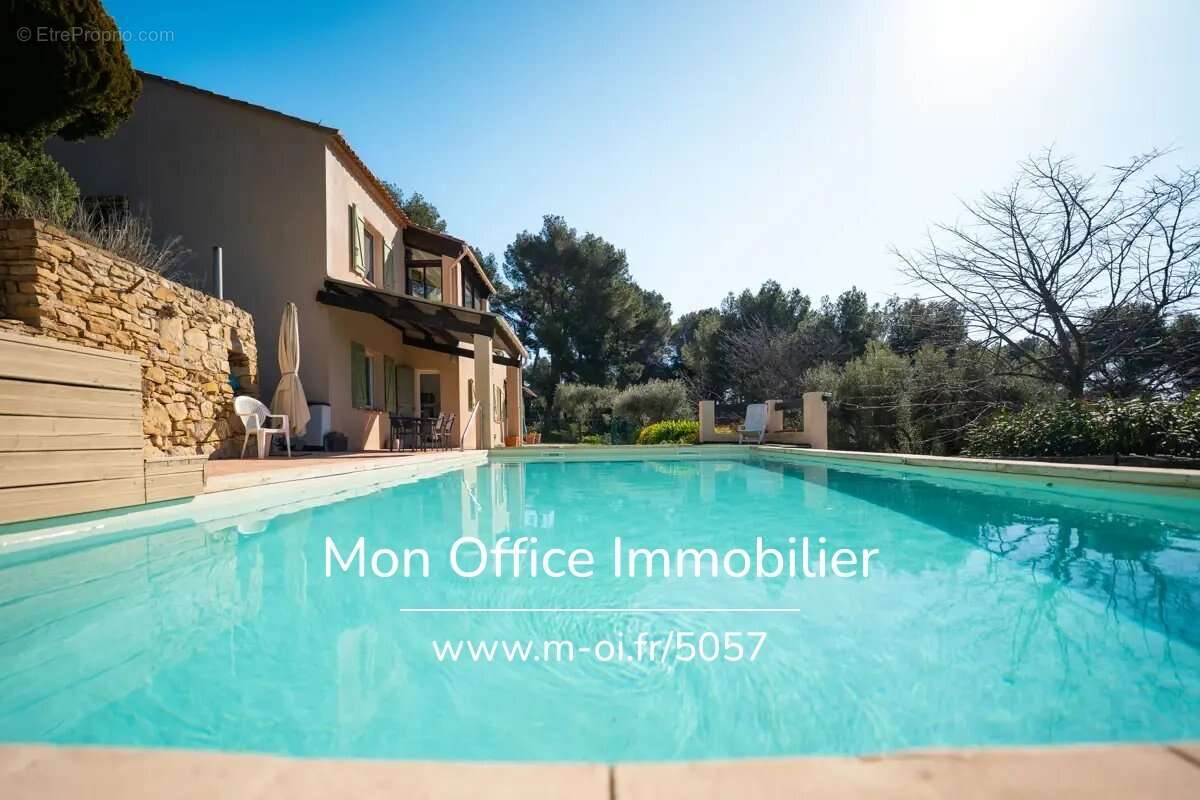 Maison à LE CASTELLET