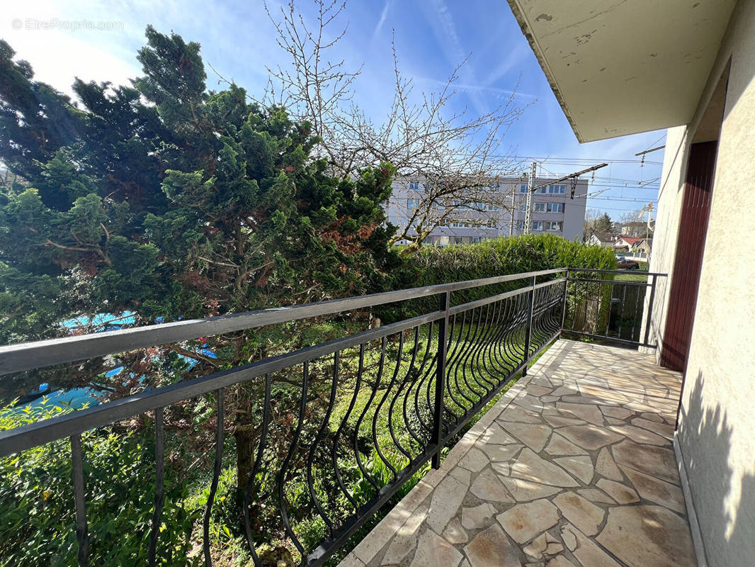 Appartement à JOUY-EN-JOSAS