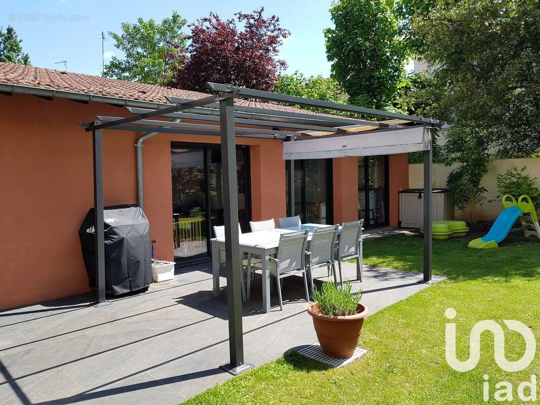 Photo 1 - Maison à LE VESINET