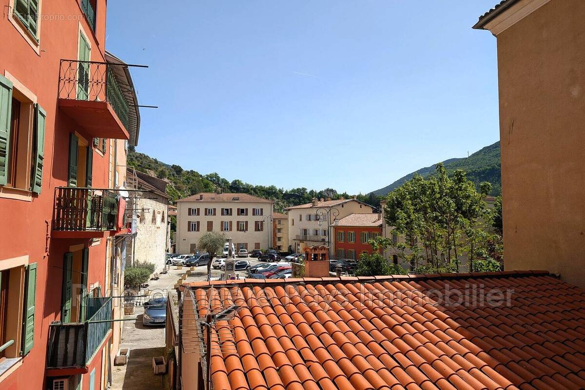 Appartement à PUGET-THENIERS