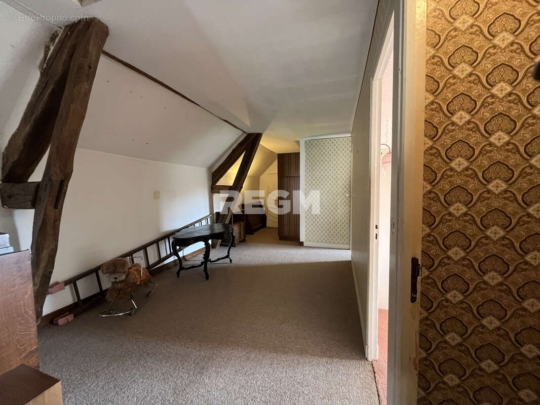 Maison à LA CHAPELLE-LA-REINE