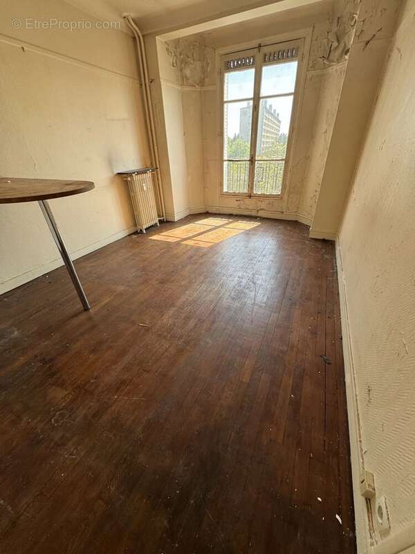 Appartement à PARIS-19E