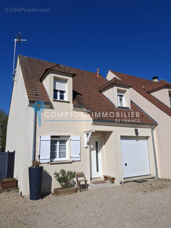Maison à LA FERTE-ALAIS