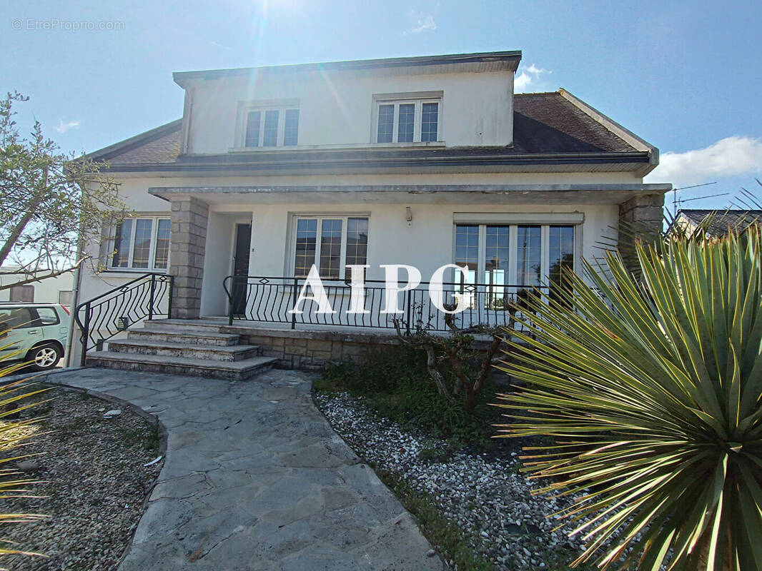 Maison à PLUSSULIEN
