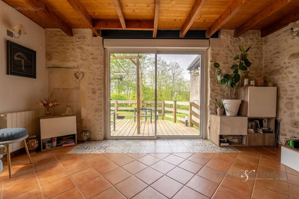 Maison à DOMPIERRE-SUR-CHARENTE