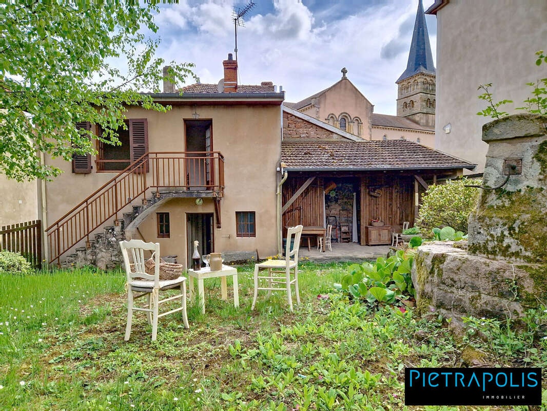 Maison à LA CLAYETTE