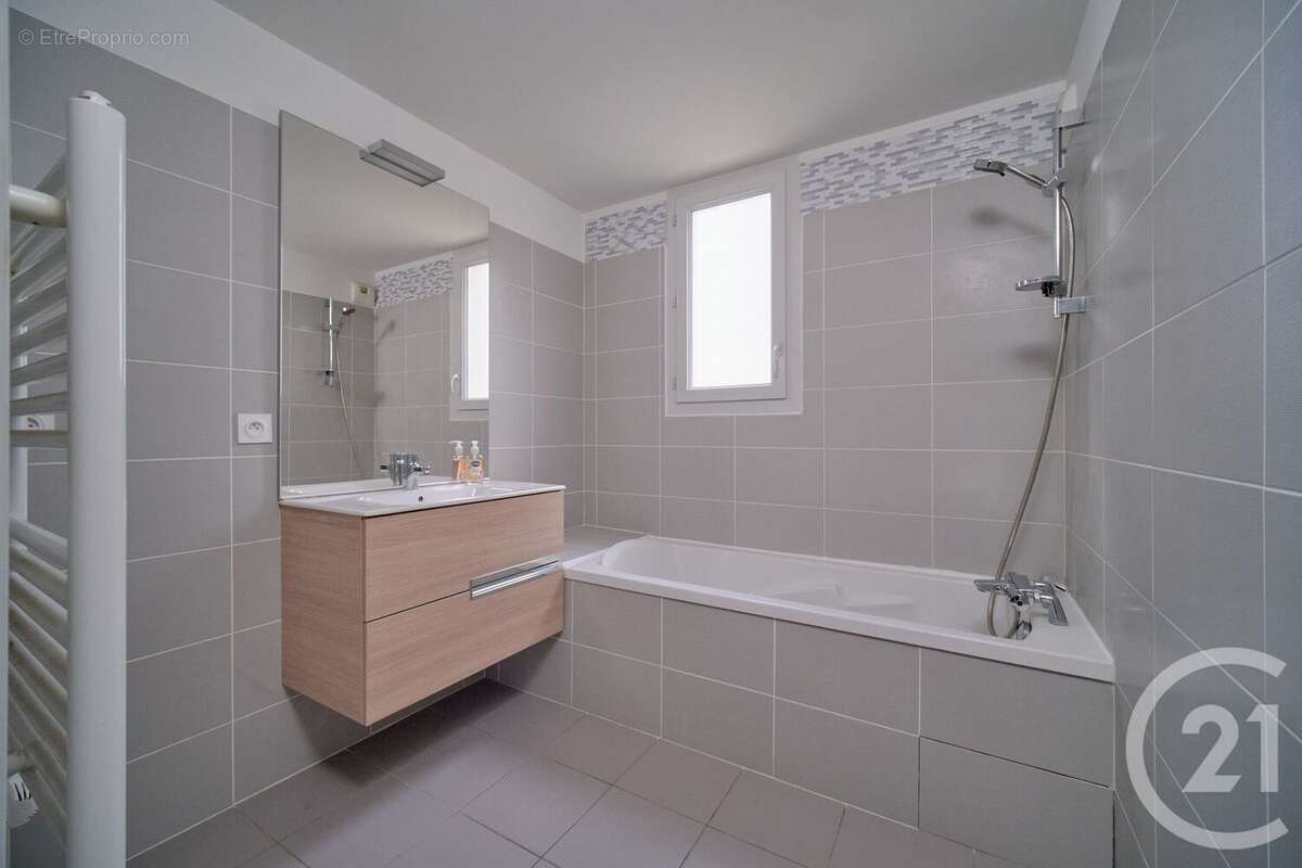 Appartement à LYON-8E