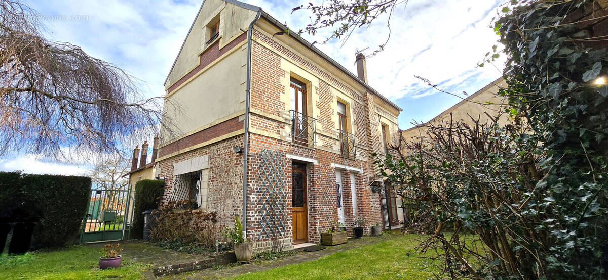 Maison à THOUROTTE