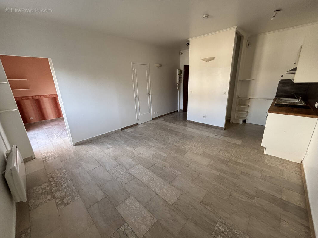 Appartement à SAINTE-GENEVIEVE-DES-BOIS