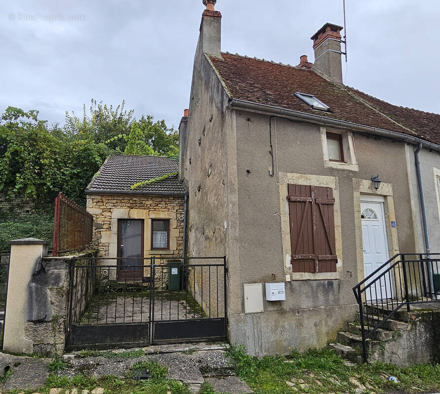 Maison à VARZY