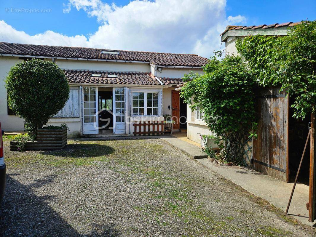 Maison à CAUDECOSTE