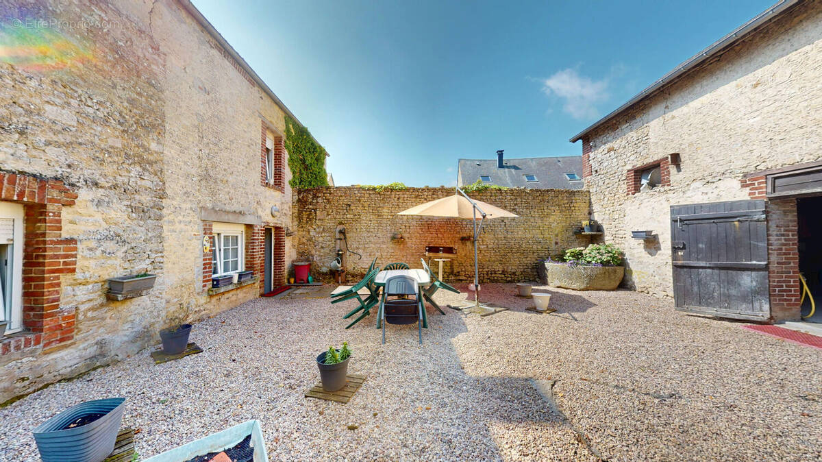 Maison à POTIGNY