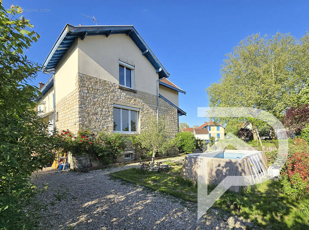 Maison à TAVAUX