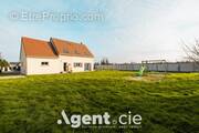 Maison à PORT-EN-BESSIN-HUPPAIN