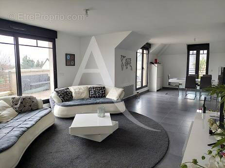 Appartement à CHEVRY-COSSIGNY