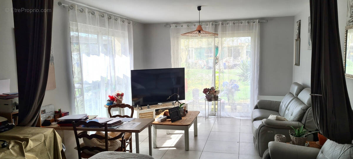 Maison à FEUQUIERES-EN-VIMEU