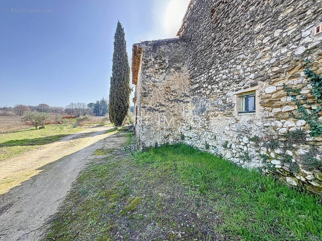 Maison à ROBION