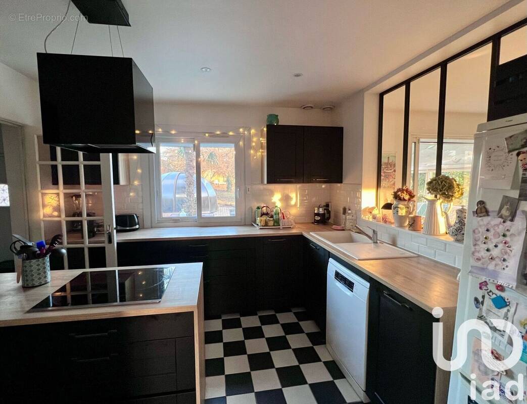Photo 1 - Maison à SAULX-LES-CHARTREUX
