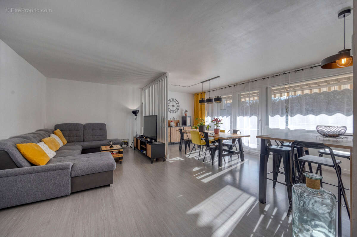 Appartement à LE PONT-DE-CLAIX