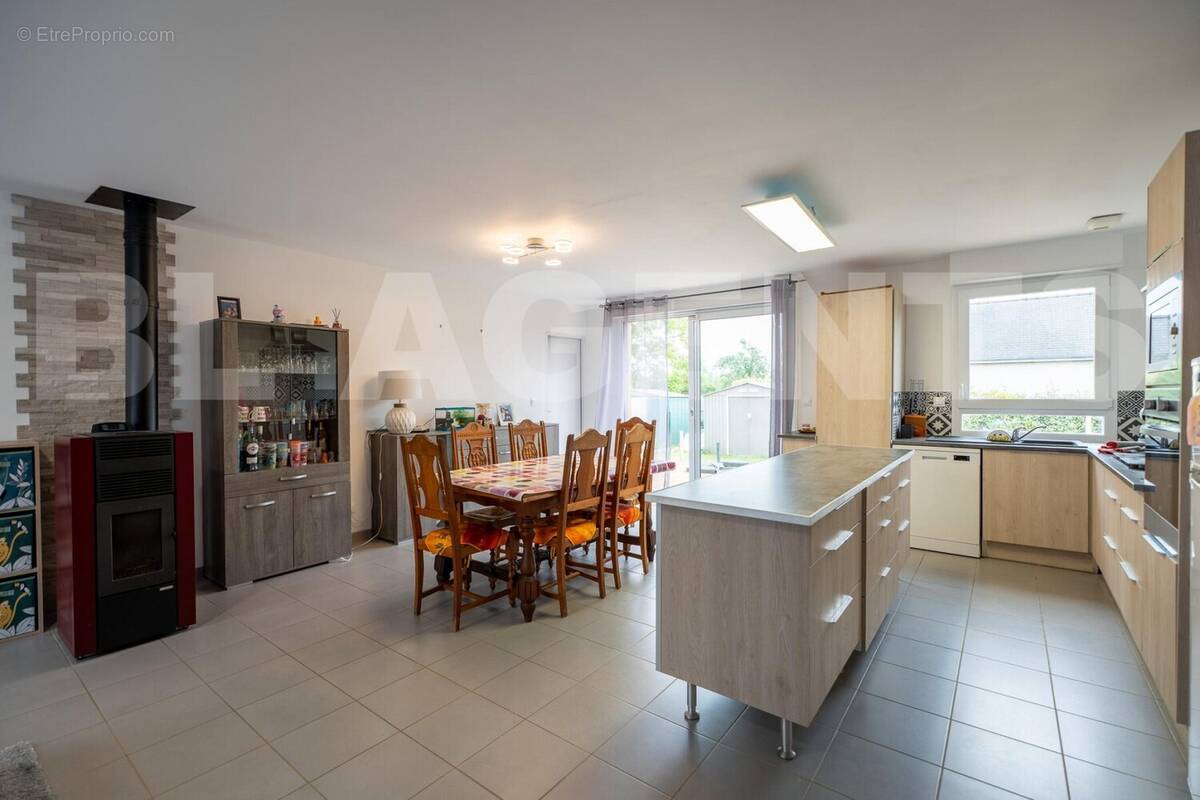 A7402852-HDR - Maison à NOYEN-SUR-SARTHE