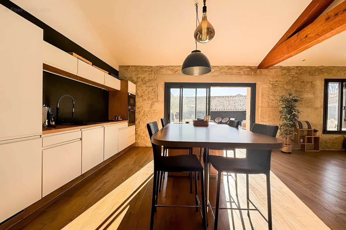 Appartement à MAUGUIO