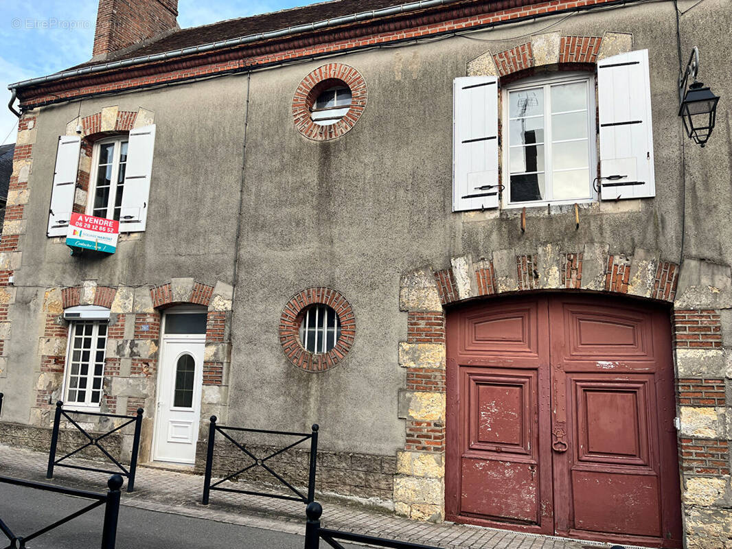 Maison à BELLEGARDE