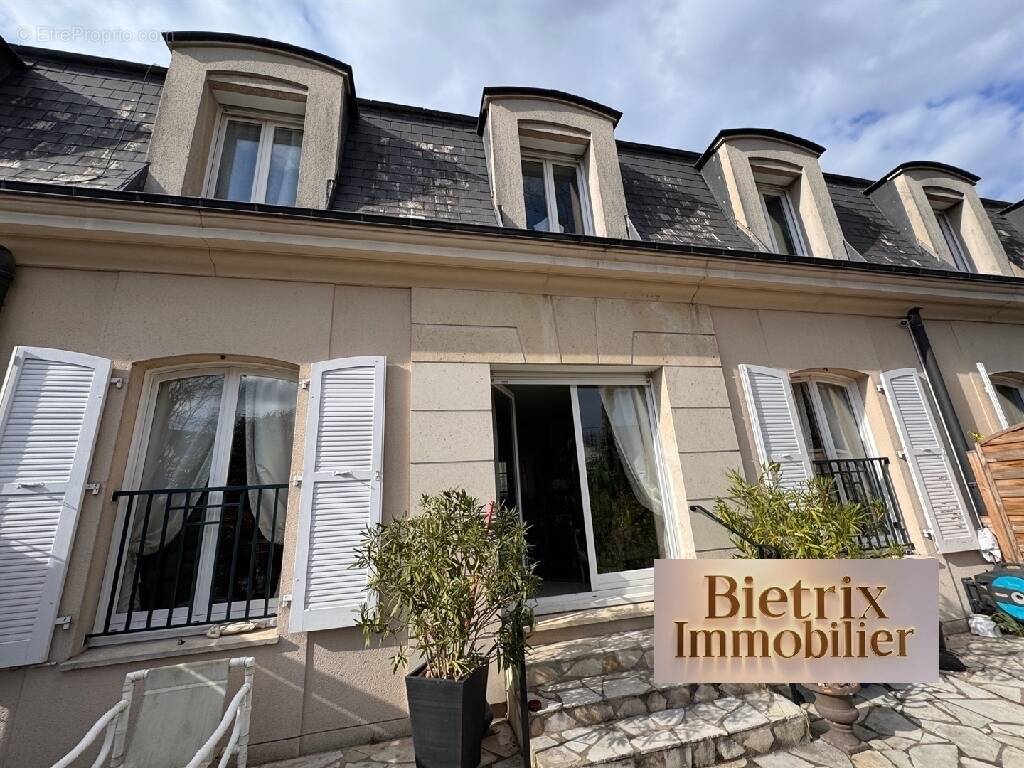 Maison à L&#039;ISLE-ADAM