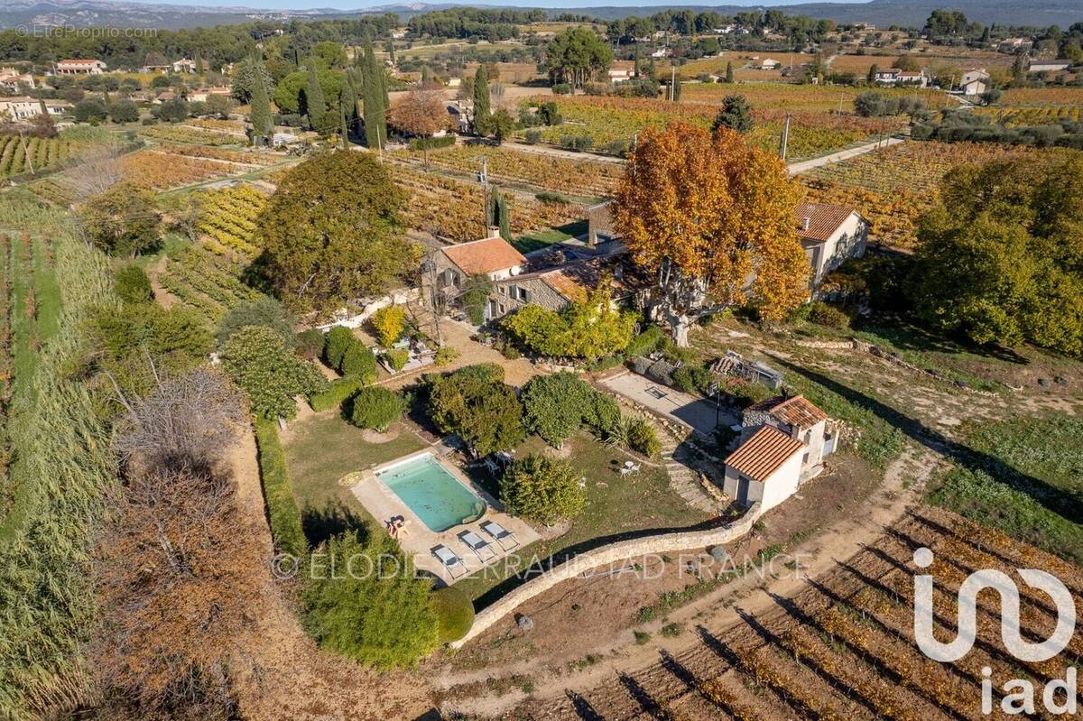 Photo 1 - Maison à LE CASTELLET