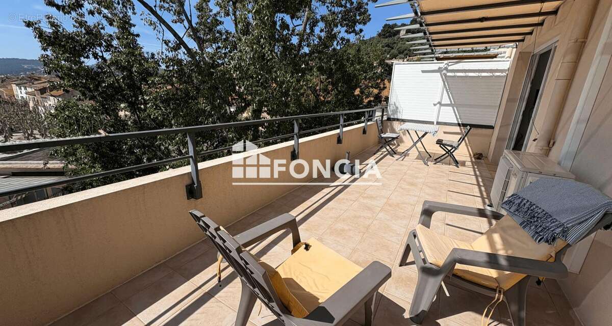 Appartement à HYERES