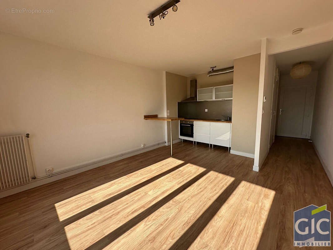 Appartement à MONDEVILLE