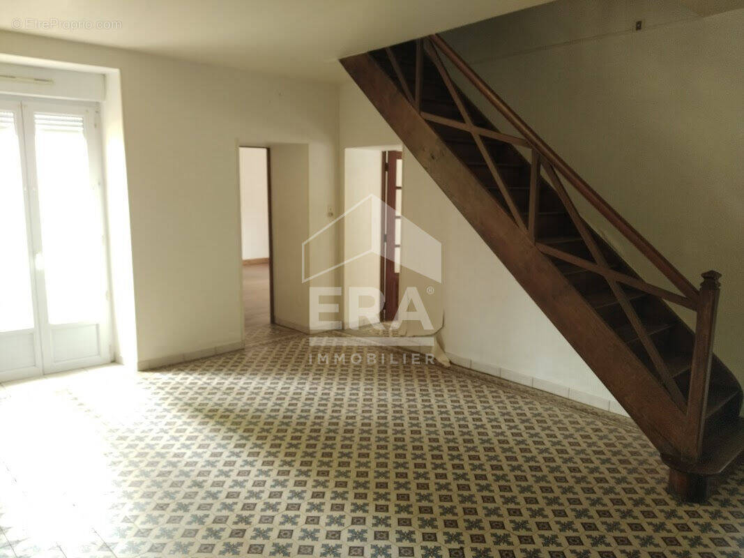 Maison à DOMMARTIN-AUX-BOIS