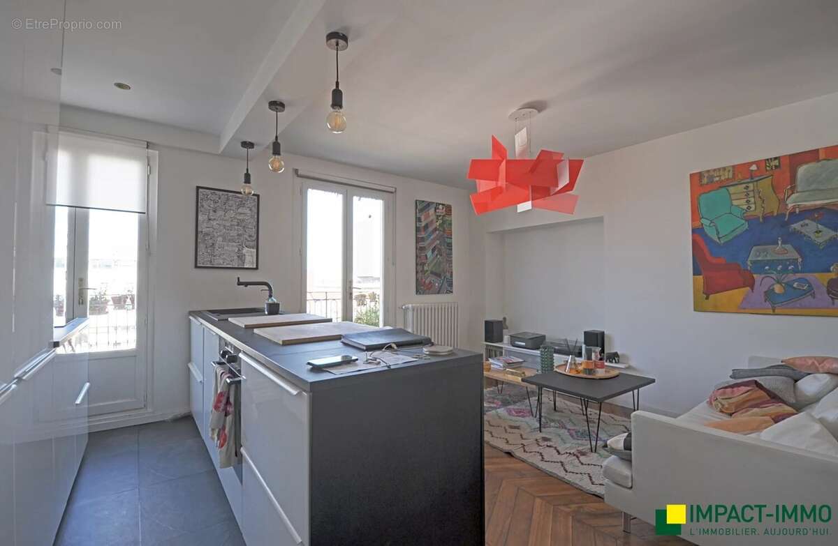 Appartement à PARIS-18E